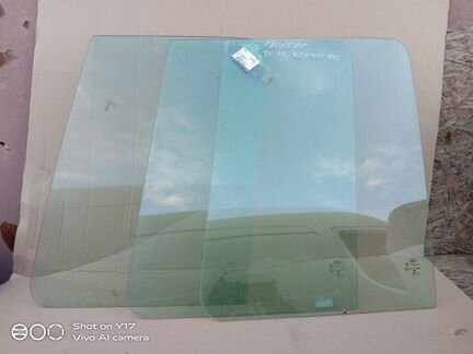 Стекло левое переднее Форд Транзит 1801561