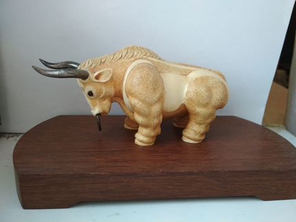Изделие из кости бивня мамонта