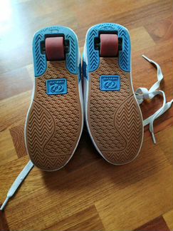 Кроссовки на колёсиках heelys