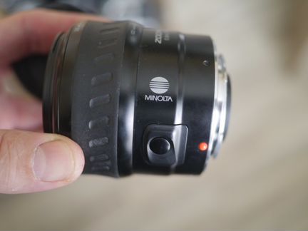 Sony zoom Xi 28-80 mm 4-5,6 штатный удобный