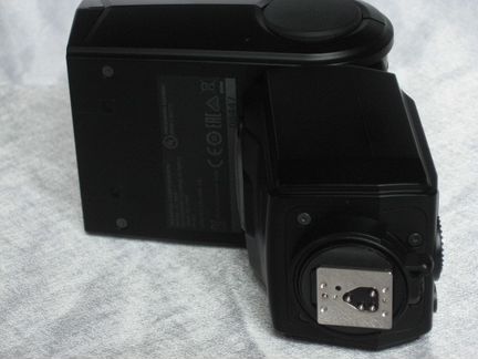 Olympus FL-900R flash
