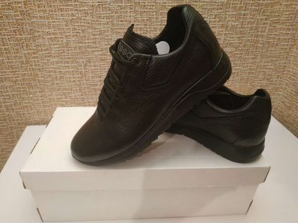 Кроссовки женские 36 размер новые