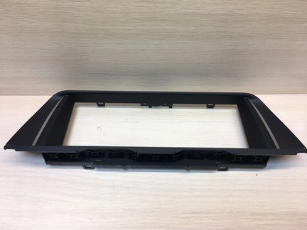Рамка монитора, дисплея от BMW F10 NBT бмв