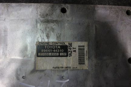 Блок управления двигателем Toyota