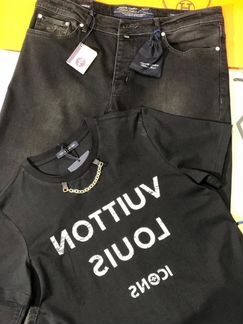 Louis Vuitton чёрная футболка с принтом и цепочкой