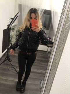 Куртка - бомбер с заклепками демисезон М