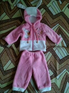 Пушистый розовый костюмчик для девочки
