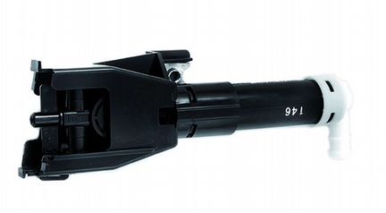 Форсунка омывателя фары на Mitsubishi Pajero 4