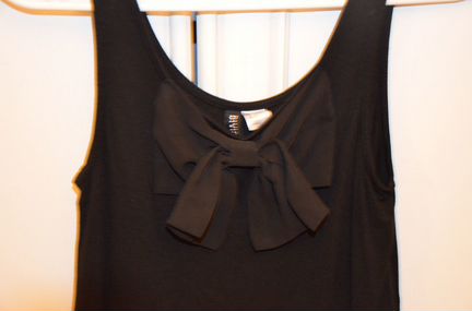 Черная трикотажная блуза H&M с бантом из шифона