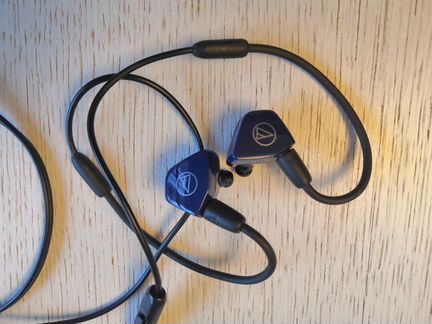 Вставные наушники Audio-Technica ATH-LS50iS
