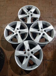 Диски бу оригинал R16 LU на Nissan
