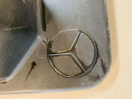 Брызговик левый Mercedes M klass