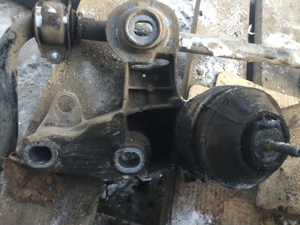 Кронштейн генератора 058145523 Audi A4 b5 vw b5