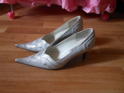 Туфли белые перламутровые