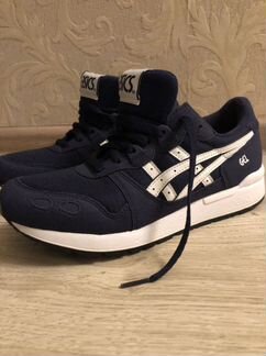 Кроссовки asics