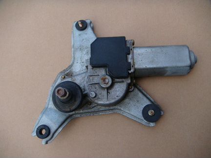 Моторчик заднего дворника Celica t23