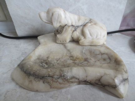 Большая пепельница. Собака. Мрамор. 20-е гг. нэп