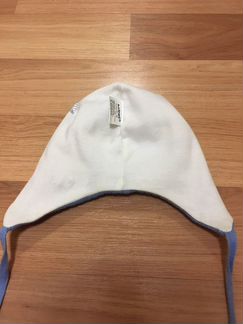 Демисезонная шапка и варежки