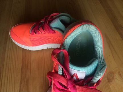 Новые кроссовки Reebok