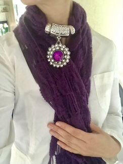 Фиолетовый Шарф с брошкой
