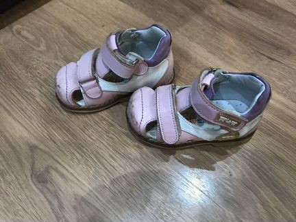 Детские сандали