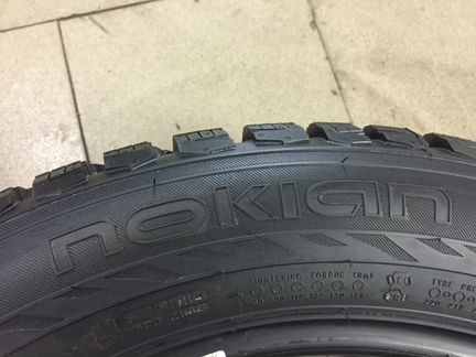 Новые зимние шины Nokian H9 255/50R19 RunFlat шипы