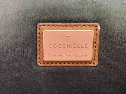 Сумка Coccinelle коричневая карамельная