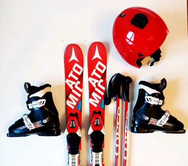 Горные лыжи Atomic 90 см + ботинки + шлем + палки