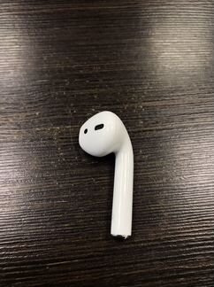 Правый наушник AirPods 1