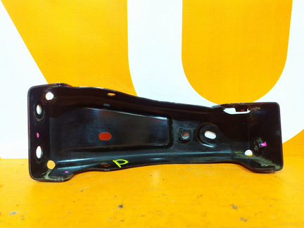 Кронштейн усилителя бампера переднего передний