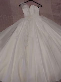 Свадебное платье 42 размер, А силует