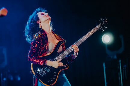 Уроки игры на бас-гитаре, теория музыки (1,5 часа)