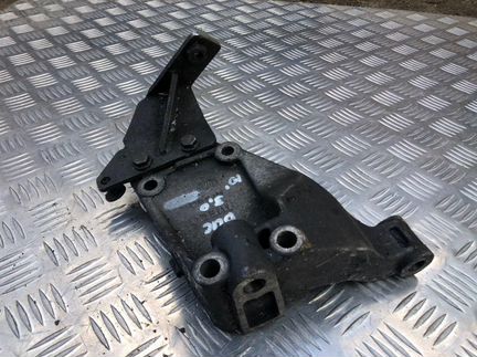 Кронштейн крепления МКПП Peugeout Boxer 504141842