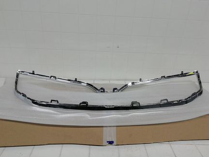 Хром решетки радиатора передний Skoda Octavia A7
