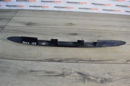 Накладка крышки багажника Пежо 206