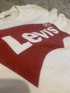 Футболка levis