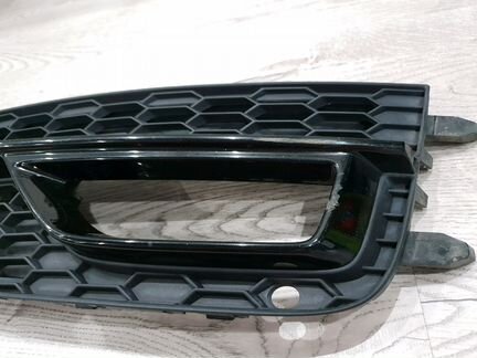 Рамка правой птф на audi