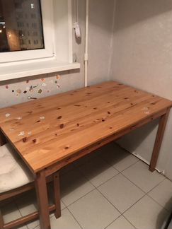 Стол и стулья